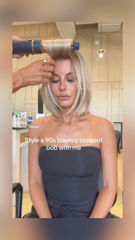 Long Bob Volume Hair, 90 Bob Hairstyles, Bob Hairstyles Volume, Volume Hairstyles Short, Hair Styles For Shoulder Length Hair Mom, Voluminous Bob Hairstyles, Long Bob With Volume, Short Hair French Style, Short Hairstyles For Moms