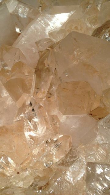 Beige Crystal Aesthetic, Mineral Aesthetic, Morgan Core, Crystal Core, Crystal Aesthetic, Color Vibe, Visual Aesthetics, Gold Aesthetic, Instagram Feed Ideas