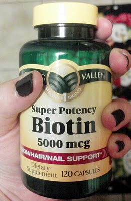 Biotin makes hair and nails grow fast and thick.  It's good for your skin and gives it a pseudo-tan glow all year long. It also helps prevent grays and hair loss. Popsugar, Autogenic Training, It Goes On, Back To Nature, Health And Beauty Tips, How To Make Hair, Up Girl, Hair Skin, Health Remedies