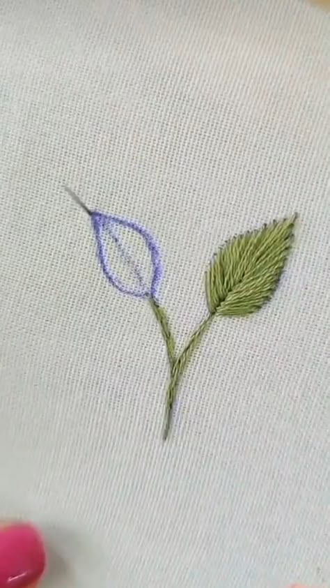 Ready to dive into the world of hand embroidery? 🌸 Learn the basic stitches for beginners and unleash your creativity! 🌿 Discover how to design beautiful flowers with just a needle and thread. 🌼 #handmade #design #embroidery #flowers 🌻 Click the link in the bio for more info. 🌺 Flower Pattern For Embroidery, How To Embroidery Flowers Step By Step, How To Do Different Embroidery Stitches, Embroidery Flowers Tutorial Simple, Hand Stitched Flowers, Flowers Embroidery Easy, Leave Embroidery Design, Flower Stiching Ideas Easy, Easy Embroidery Stitches For Beginners