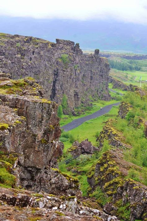 Þingvellir National Park in Iceland Miyazaki Japan, Takachiho, Places Around The World, Tahiti, Places I Want To Go, Japan Travel, Amazing Places, Wonderful Places, Travel Around The World