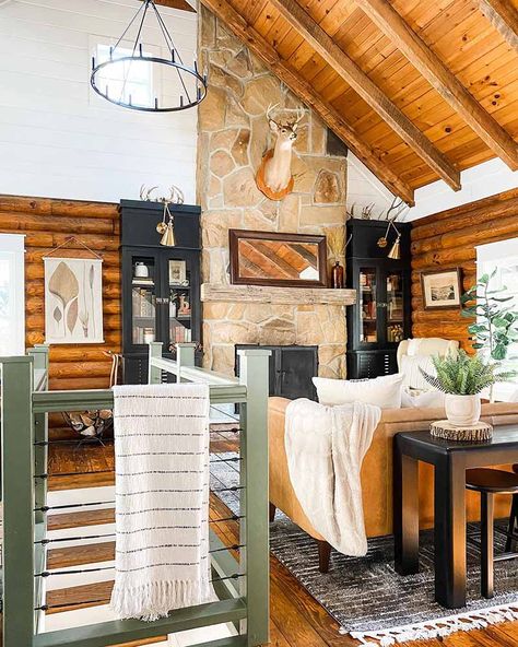 Inspire a Winter Getaway with These Cozy Cabins - Cottage Journal Modern Boho Cabin, Wood Cabin Decor Interiors, Small Rustic Cabin Interiors, Cabin Interiors Cozy, Log Cabin Homes Interior, Airbnb Cabin, Boho Cabin, Modern Cabin Interior, Minimalist Cabin