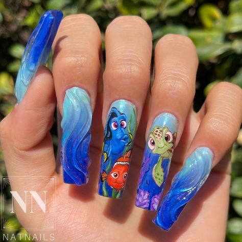 @natnails_profesional Nemo Nail Art, Disney Character Nails Easy, Character Nail Art Disney, Inside Out Nail Art, Finding Nemo Nails, Movie Nail Art, Nemo Nails, Lilo And Stitch Nails, Movie Nails