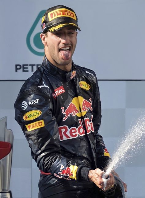 Ricciardo F1, Aryton Senna, F1 Wallpaper Hd, Formula 1 Car Racing, Racing Drivers, Daniel Ricciardo, Formula 1 Car, Red Bull Racing, Racing Driver