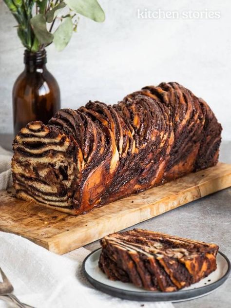 Babka Recipe, Chocolate Babka, Chocolate Bread, Jewish Recipes, Think Food, Kitchen Stories, Challah, Bread Recipes Homemade, Food Cakes