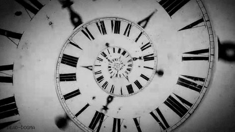 Time Illusion (GIF) Cool Optical Illusions, Post Mortem, Illusion Art, Personal Computer, Clever Hacks, Aesthetic Gif, Wild Child, Compass Tattoo, Optical Illusions