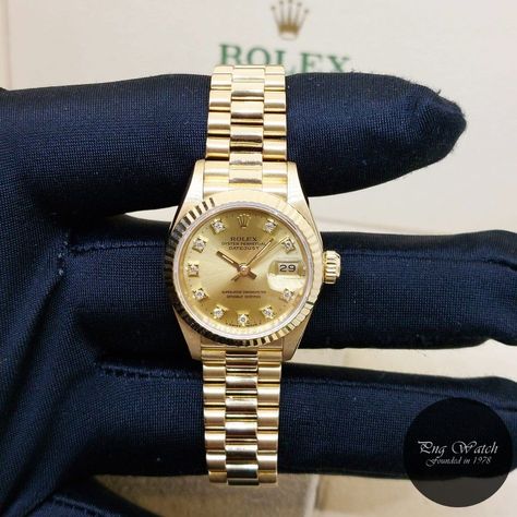 #watchfashion #watchesoftheday #christiandior #swissmadewatch #silverwatches Woman Rolex Watch Gold, Rolex Gold Watches Women, All Gold Rolex Women, Women’s Rolex Gold, Rolex 26mm Women, Small Rolex Watch Women, Rolex 28mm Women, Rolex Watches Women Gold, Tag Watches Women