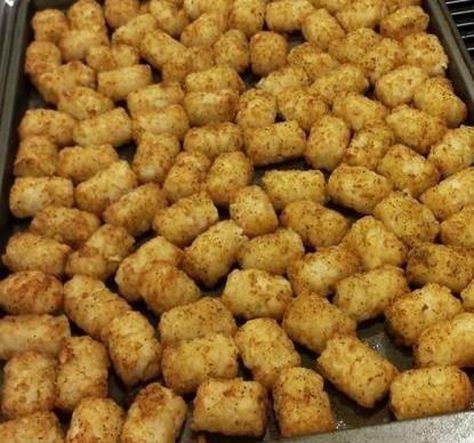 Seasoned Tater Tots, Mexi Fries, Tater Tot Recipes, Chicken Corn Chowder, Crispy Smashed Potatoes, Taco Time, Just A Pinch Recipes, Easy Side Dish, Fries Recipe