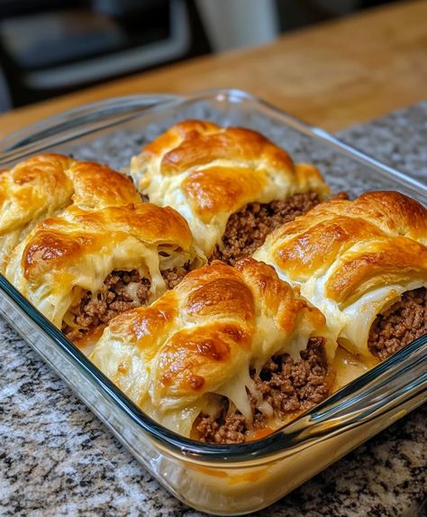 Runza Recipe Nebraska Casserole, Runza Recipe Nebraska, Runza Casserole, Crescent Roll Crust, Pot Luck, Crescent Roll Dough, Steamed Vegetables, Polish Recipes, Filling Recipes