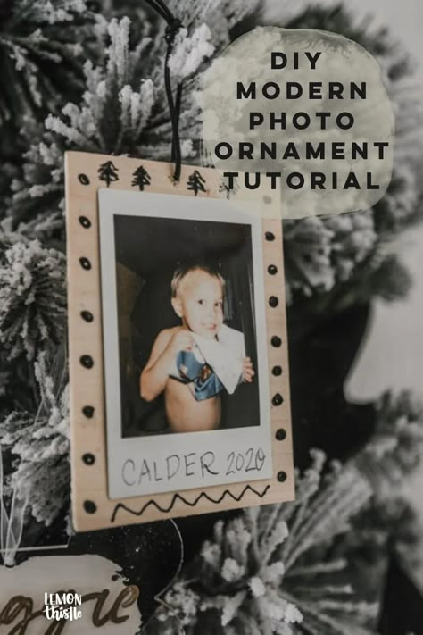 Light wood ornaments for instax photos- what a fun idea for preserving memories this holiday! Instax Ornament Diy, Polaroid Photo Ornament, Picture Ornaments Diy, Polaroid Ornament, Polaroid Crafts, Scandi Christmas Tree, Kids Crafts Ornaments, Christmas Frames Diy, Diy Photo Ornaments