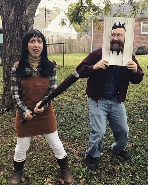 Jack and Wendy from The Shining: 46 Two-Person Halloween Costumes That Are Borderline Genius Movie Couples Costumes, Two Person Halloween Costumes, Horror Movie Costumes, Horror Halloween Costumes, Movie Halloween Costumes, Duo Costumes, Horror Costume, Baby Kostüm, Halloween Film