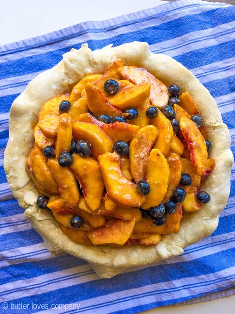 Peach Blueberry Pie, Perfect Pie Crust Recipe, Frozen Fruit Recipes, Peach Pie Filling, Summer Pie, Peach Blueberry, Blueberry Pie Filling, Perfect Pie Crust, Perfect Peach