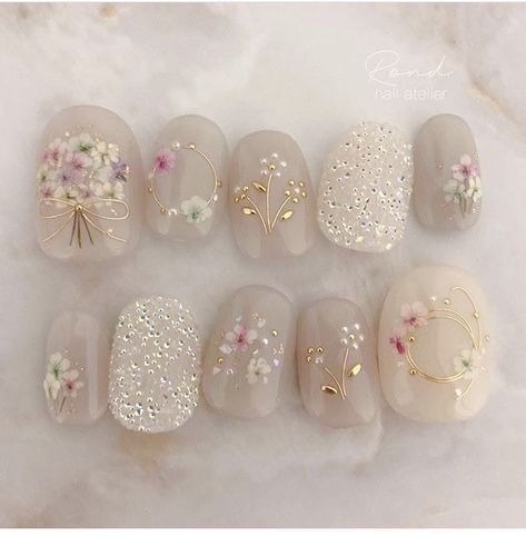 Japanese Nail Design, Korean Nail Art, Art Deco Nails, Med Tech, Floral Nail Designs, Subtle Nails, Floral Nail, Nails Now, Nail Design Inspiration