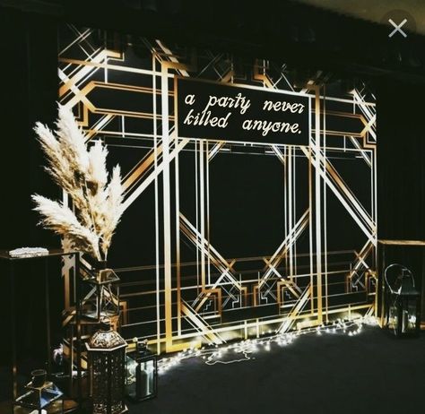 Prom Gatsby Theme, Harlem Nights Decor, Art Deco Gala Decor, Great Gatsby Backdrop Ideas, Great Gatsby Photo Backdrop, Great Gatsby Event Decor, Gatsby Stage Design, Gatsby Backdrop Ideas, Gatsby Photo Backdrop