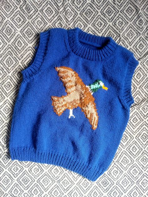 PDF: Knit Duck Sweater Pattern - Etsy Fish Knit Sweater, Cool Knitting Patterns, Sweater Outfits For Work, Knit Fashion Pattern, Duck Sweater, Knit Duck, Intarsia Knitting, Outfits For Work, Winter Ideas