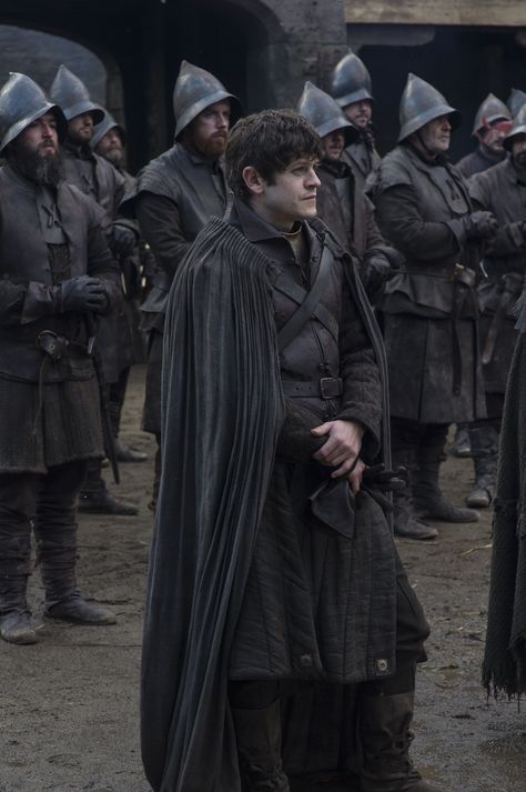 Game of Thrones Season 5 Episode 3 Ramsay Snow, High Sparrow, Game Of Thrones Movie, Ramsey Bolton, Iwan Rheon, Ramsay Bolton, Game Of Thrones Costumes, Game Of Thrones Series, Game Of Thrones Tv