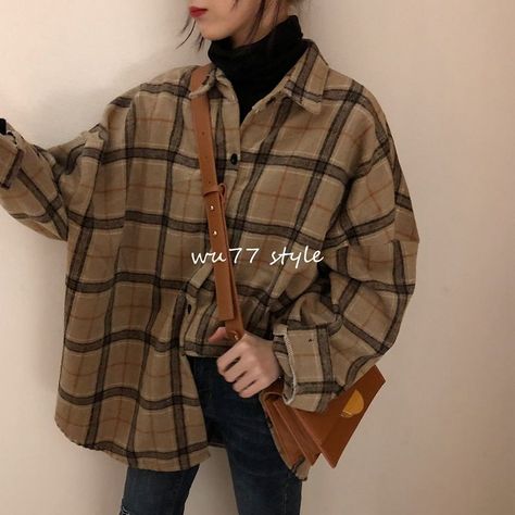 Shirt For Women Casual, Autumn Street, Korean Tops, Stile Hijab, Flannel Outfits, Plaid Shirts, Shirts Vintage, Grunge Look, Mode Inspo