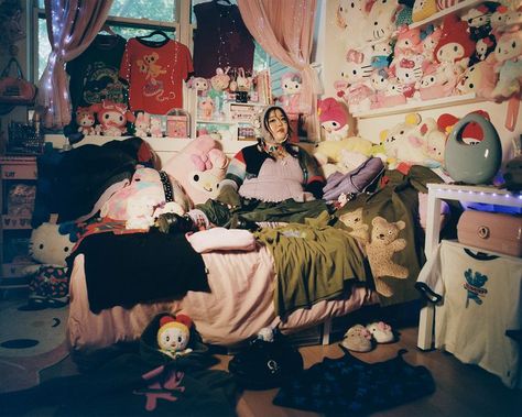 Heaven Collectors (Heaven by Marc Jacobs) Heaven Marc Jacobs, Heaven By Marc Jacobs, Grandma Fashion, Collections Photography, Girl’s Room, Photography Styling, Room Makeover Inspiration, By Grace, Girl's Room