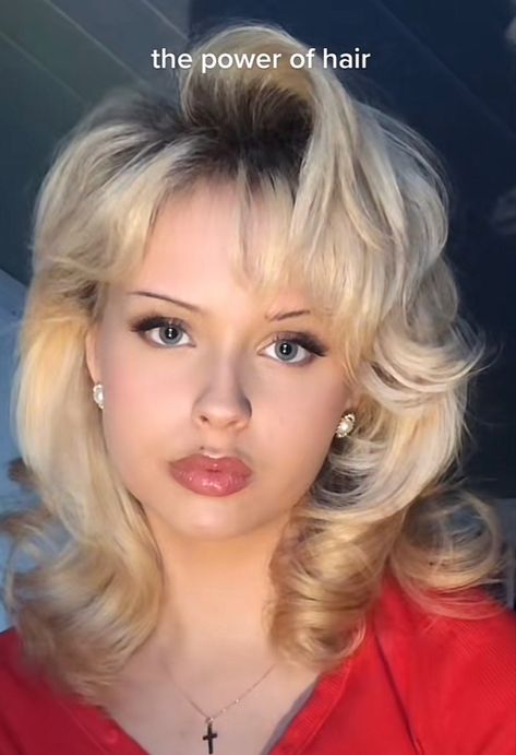 1980s Blowout Hair, 1980s Womens Hairstyles, 80s Poofy Hair, 80s Big Hair Women, 80s Hair Women 1980s Hairstyles, 80s Hair Styles 1980s, 1970s Short Hair Women, 80 Haircut Women, Early 80s Hair