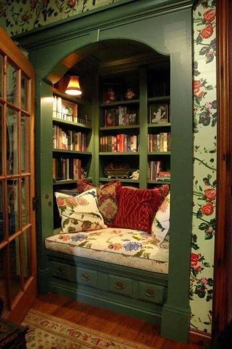 Whimsical Library Room, Book Nook Ideas Cozy, Book Closet, Cosy Reading Nook, Reading Nook Ideas, Cozy Library, Dream Library, Dream Life House, House Aesthetic