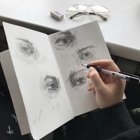 @𝐬𝐮𝐠𝐚_𝐧_𝐜𝐫𝐞𝐚𝐦 Artist Aesthetic, Arte Sketchbook, A Pen, Sketchbook Inspiration, Sketch Painting, Eye Drawing, Drawing Techniques, Art Drawings Sketches, Community Wall