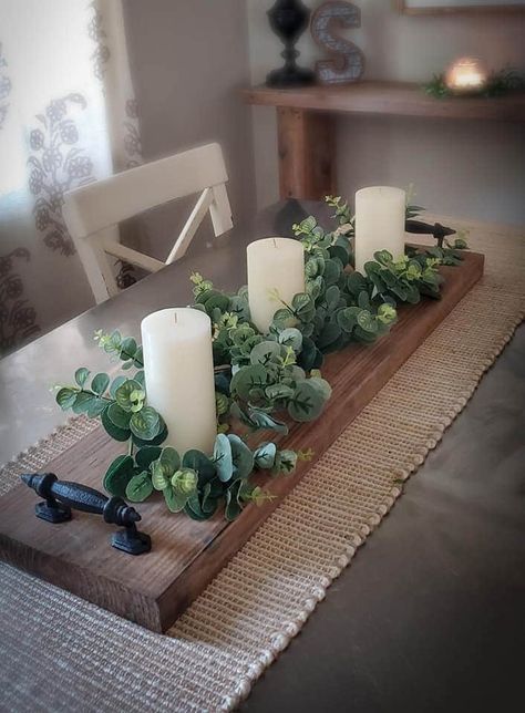 Dining Table Decor Centerpiece, Table Centerpiece Ideas, Table Centerpieces For Home, Dining Room Centerpiece, Dining Room Table Centerpieces, Tafel Decor, Dining Room Table Decor, Dining Table Centerpiece, Kitchen Table Decor