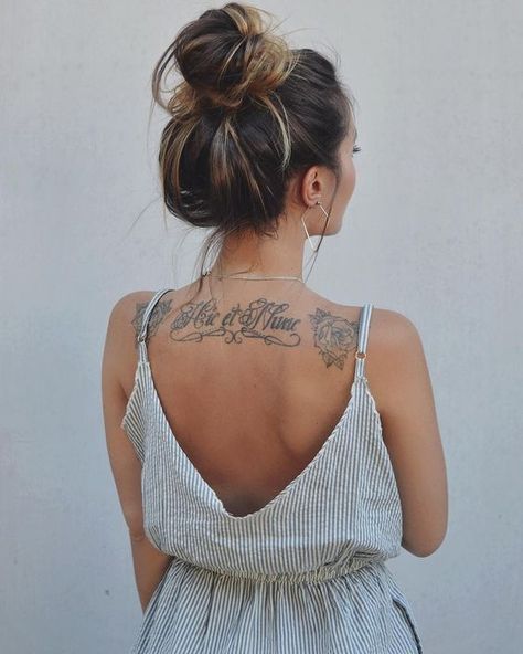 Messy Bun: So gelingt der perfekte Undone-Dutt! | BRIGITTE.de Chingon Hair, Cute Hairstyles Updos, Over 40 Hairstyles, Undone Hair, Wedding Hairstyles For Medium Hair, Straight Hairstyles Medium, High Ponytail Hairstyles, Wavy Hairstyles Medium, Fine Straight Hair