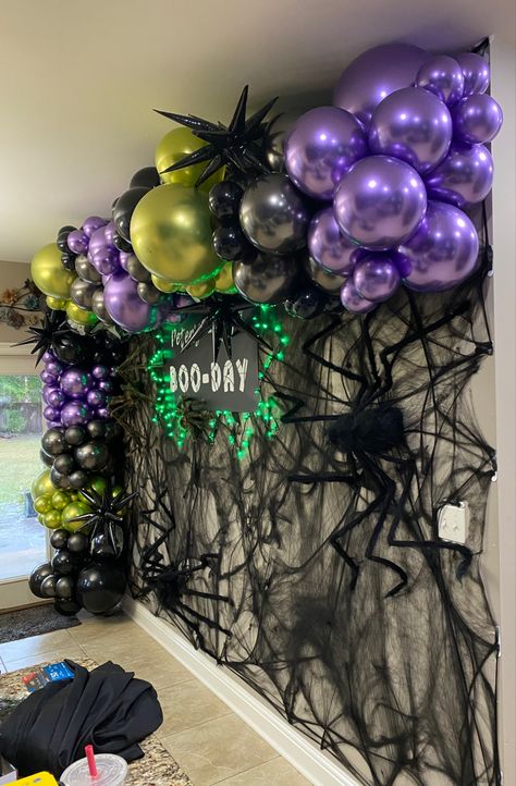 Outdoor Halloween Birthday Party, Diy Halloween Birthday Party, Halloween Costume Party Decor, Backdrop For Halloween Party, Green Halloween Decorations, Halloween Birthday Party Decorations For Adults, Spooky Homecoming Theme, Halloween Costume Party Decorations, Holloween Decore Idea Outdoor Party