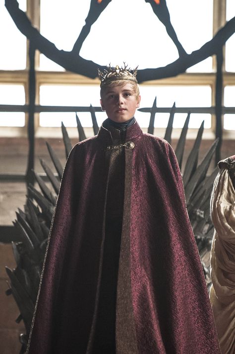 Tommen of the House Baratheon, First of His Name, King of the Andals and the First Men and Lord of the Seven Kingdoms Game Of Thrones Bar, King Tommen, Baratheon Aesthetic, Tommen Baratheon, Game Of Thrones Wallpaper, Got Costumes, Game Of Thrones Facts, Game Of Thrones Costumes, House Lannister