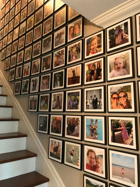 Diy Wall Collage Ideas, Wall Collage Ideas, Diy Wall Collage, Family Photos Wall Decor, Family Gallery Wall, Staircase Wall Decor, Family Photo Wall, Interior Design Your Home, Home Decor Aesthetic