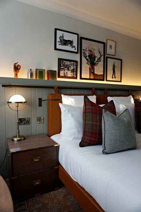 Scotland Interior Design, Scotland Interior, Scottish Lodge Interior, Scottish Bedroom Decor, English Hunting Lodge Bedroom, Scottish Bedroom Aesthetic, Modern Scottish Interiors, Edinburgh Interiors, Scottish Hotel Interior