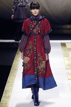 dolly kei fashion | Dolly Kei and Japanese Street Fashion / Kenzo Japanese Look Style, Japanese Fashion Runway, Japanese Runway Fashion, Dolly Kei Fashion, Japanese Inspired Fashion, Mori Kei Fashion, Japanese Style Fashion, Floral Clothes, Folklore Fashion