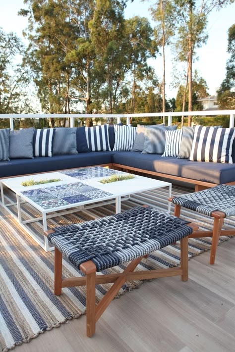 Woven Furniture Design, Club Table, Island Landscape, Fisher Island, Sofa Stool, Contemporary House Exterior, Area Gourmet, Garden Table And Chairs, Woven Furniture