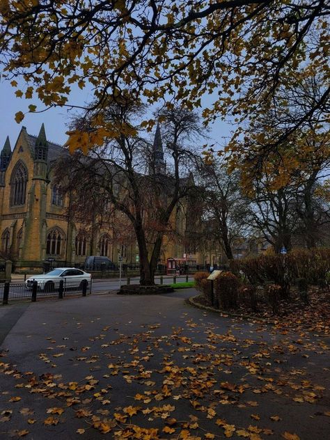 Leeds Aesthetic, Leeds England, City Vibe, Leeds, England