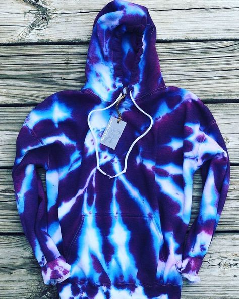 Tye and dye hoodies available for private label brands. Get any color and size. MOQ is very low. #tiedye #tiedyefashion #fashion… Diy Tie Dye, Tie Dye Shirts Patterns, Tie Dye Patterns Diy, Tye And Dye, Diy Tie Dye Shirts, Tokyo Street Fashion, Diy Tie, Tie Dye Fashion, Hipster Grunge