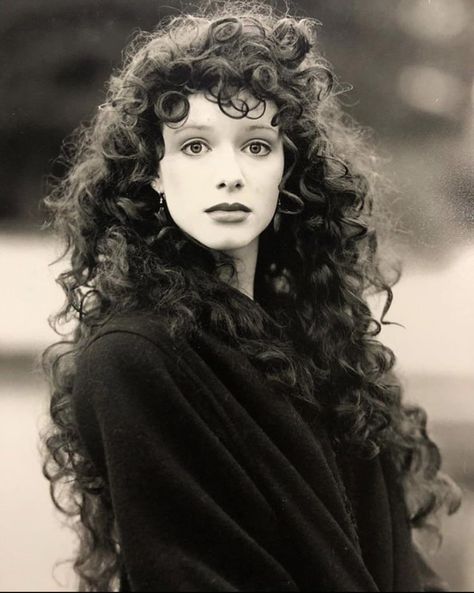 Character Art Curly Hair, Women Hair Reference, Woman Curled Up Pose, Hair Reference Curly, Body Hair Reference, Christina Hendricks Young, 90s Womens Hair, 90s Portraits, Random People Photography