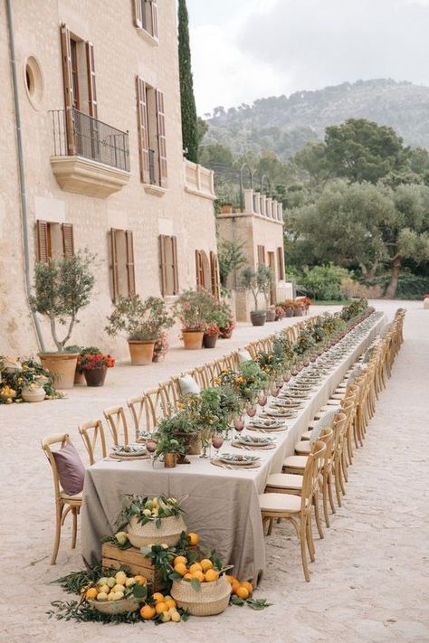 20 Simple Ideas For A Rustic Yet Elegant Wedding Tuscan Wedding Theme, Italian Inspired Wedding, Mediterranean Wedding, Rustic Italian, Rustic Wedding Inspiration, Tuscan Wedding, Outdoor Dinner, Roman Holiday, Salou