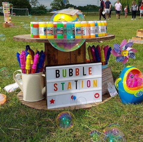 3rd Birthday Party At The Park, Park Party Table Set Up, Balcony Balloon Decoration, Outside Birthday Party Activities, Bubble Party Games, 2nd Bday Party Activities, 2nd Bday Activities, Backyard Birthday Party Activities, 5 Year Birthday Party Ideas Outdoor