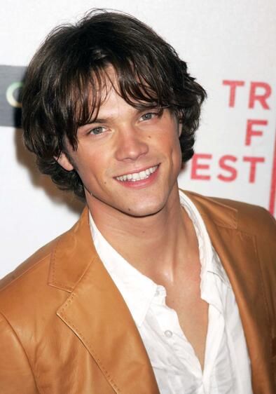 16 Supernaturally Hot Pics of Jensen Ackles and Jared Padalecki | TV Guide Jensen Ackles And Jared Padalecki, Gilmore Girls Dean, Sam Supernatural, Sammy Winchester, Gilmore Guys, Dean Forester, Jensen Ackles Jared Padalecki, Supernatural Sam, Winchester Boys