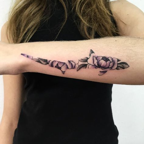 Floral shark Hai Tattoo, 16 Tattoo, Shark Tattoo, Tattoo Zeichnungen, Ocean Tattoos, Inspiration Tattoos, Shark Tattoos, Tattoo Designs And Meanings, Great Tattoos