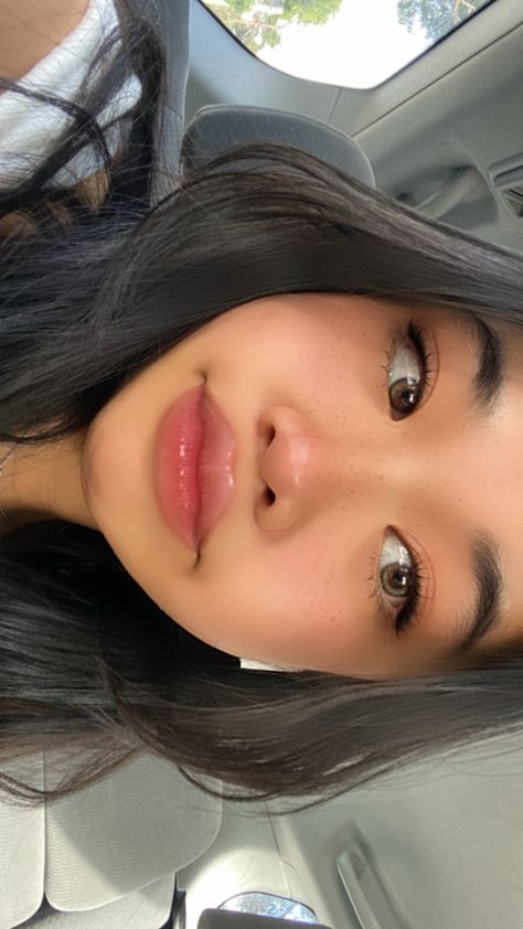 Makeup For Tan Skin Asian, Korean Makeup On Mexican, Matte Asian Makeup, Tanned Skin Makeup Asian, Natural Filipino Makeup, Asian Clean Girl Makeup, Soft Ethereal Aesthetic Makeup, Tan Skin Asian Makeup, Igari Makeup On Tan Skin