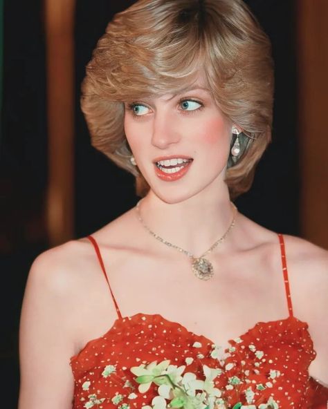 29 Classy And Timeless Princess Diana Haircuts Diana Haircut, Princess Diana Hair, Long Bobs, Hair Color Underneath, Layered Haircuts For Medium Hair, Princess Hairstyles, Haircuts For Medium Hair, Very Short Hair, Short Pixie Cut