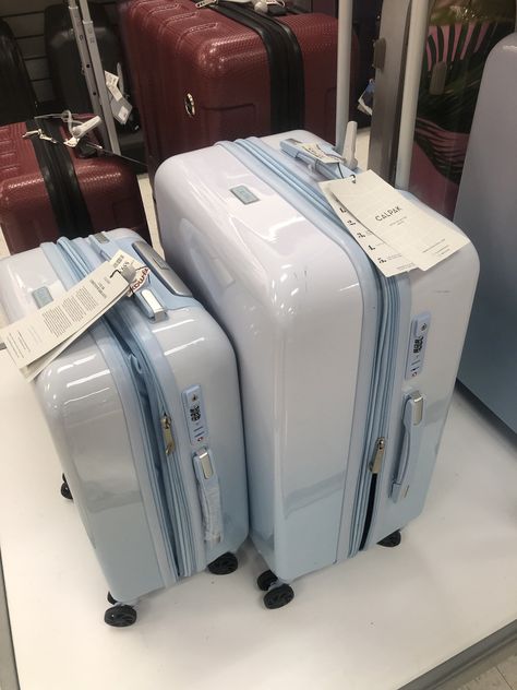 Cute Suitcases Aesthetic, Koper Aesthetic, Cute Suitcase, Packed Luggage Aesthetic, Koper Traveling Aesthetic, Ross Finds, Aesthetic Luggage, Suitcases Aesthetic, Koper Traveling