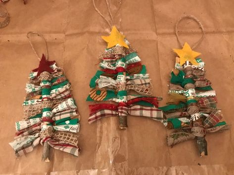 Girl Scout Christmas Swaps, Diy Girl Scout Ornaments, Thanksgiving Swaps Girl Scouts, Girl Scout Christmas Gifts, Girl Scout Ornament Craft, Girl Scout Craft Ideas, Girl Scout Christmas Crafts, Girl Scout Ornaments Diy, Girl Scout Christmas Ornaments