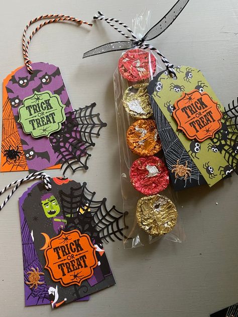 Halloween Tags Gift Tags Treat Tags Treat Bag Happy | Etsy Halloween Package Ideas, Halloween Party Gift Ideas, Halloween Giveaway Ideas, Halloween Candy Crafts, Halloween Packaging, Halloween Package, Halloween Presents, Halloween Treat Holders, Halloween Treat Tags