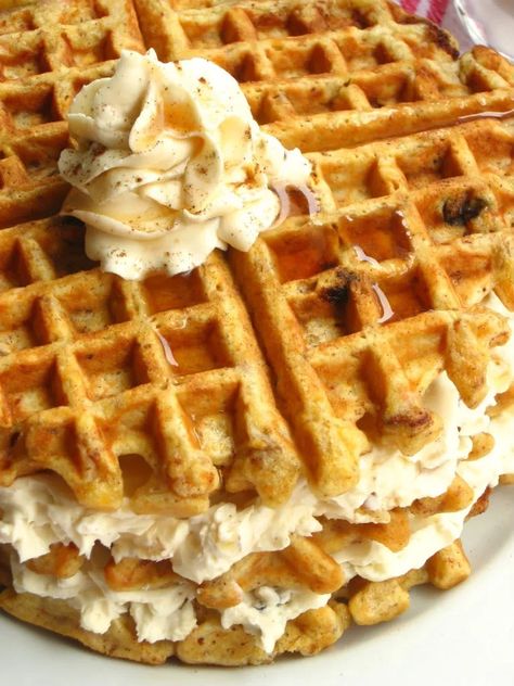 Carrot Cake Waffles, Cake Waffles, Waffle Iron Recipes, What's For Breakfast, Waffle Iron, Waffle Recipes, Breakfast Treats, Breakfast Dishes, Carrot Cake