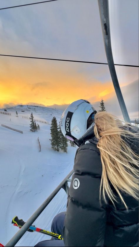 Ski Photos, Mode Au Ski, Ski Pics, Ski Pictures, Skiing Aesthetic, Ski Aesthetic, Ski Racing, Ski Girl, Snow Trip