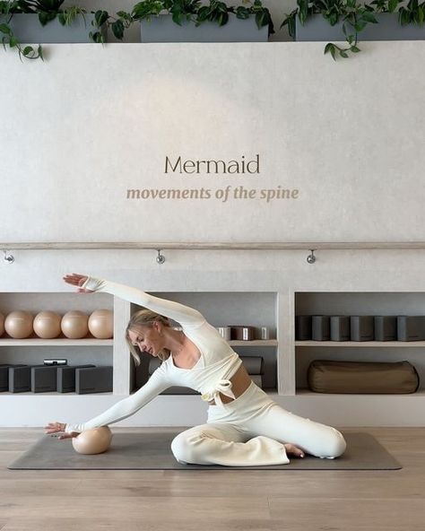 Ashlea McKee | Pilates & Wellness on Instagram: "Movements of the spine 〰️  Playing around in the studio with feel good movements to open up the body.  1. Mermaid for lateral flexion 2. Roll up / neck pull variation for flexion 3. Bird dog variation for rotation 4. Double leg kick / swan for extension 5. Shoulder bridge variation for axial extension to lengthen  wearing @mondaybody #gifted  NEW APP CHALLENGE Our Self Love Summer challenge starts this Saturday 1st June. 30 days of movement to feel your best self.   Comment a ‘🤎’ for a special code to get you started  @pilateswithashlea | @pwa.pilatesapp" Pilates Instructor Photoshoot, Reformer Pilates Photography, Pilates Studio Aesthetic, Pilates Content, Pilates Photoshoot, Pilates Instagram, Pilates Yoga Studio, Pilates Room, Pilates Motivation