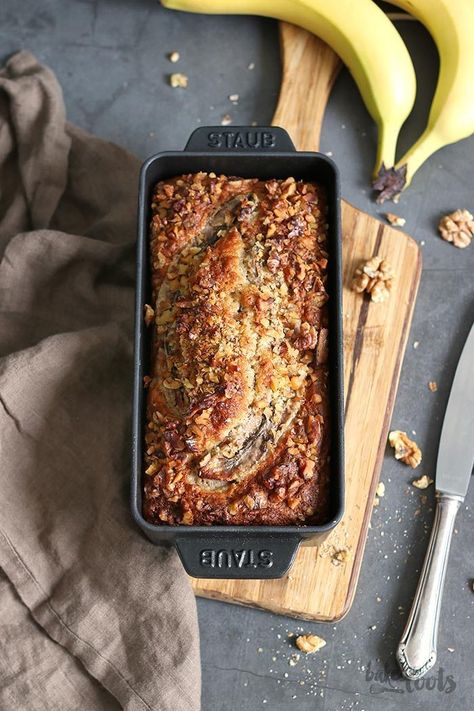 Banana Bread Photography, Pudding Banana Bread, Bread Recipe Healthy, Recipe With Sour Cream, Banana Bread Recipe Easy Moist, Banana Cake Mix, Healthy Banana Bread Recipe, Banana Coffee Cakes, Bread Banana