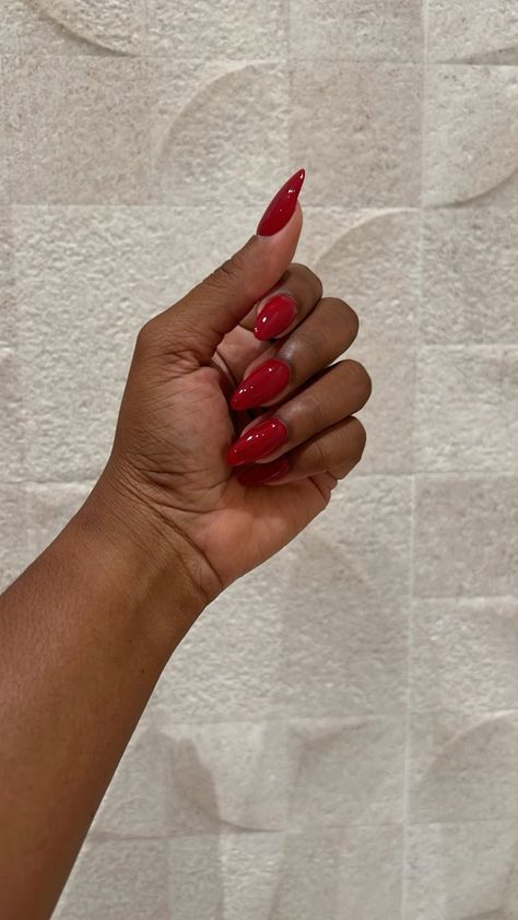 Red Almond Nails, Ballerina Acrylic Nails, Oval Acrylic Nails, Almond Nail Art, Red Acrylic Nails, Minimal Nails, Work Nails, Short Square Acrylic Nails, Almond Acrylic Nails